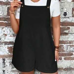 EUC never worn. SHEIN oversized overall shorts. 4x